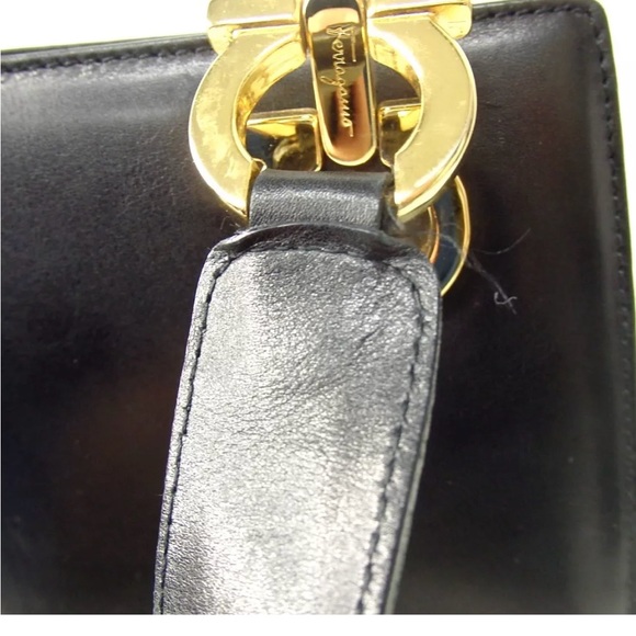 Salvatore Ferragamo shoulderbag - Picture 6 of 12